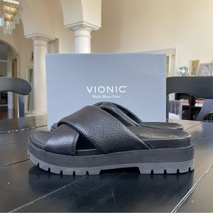 Vionic Vesta Criss-cross Platform Sandal